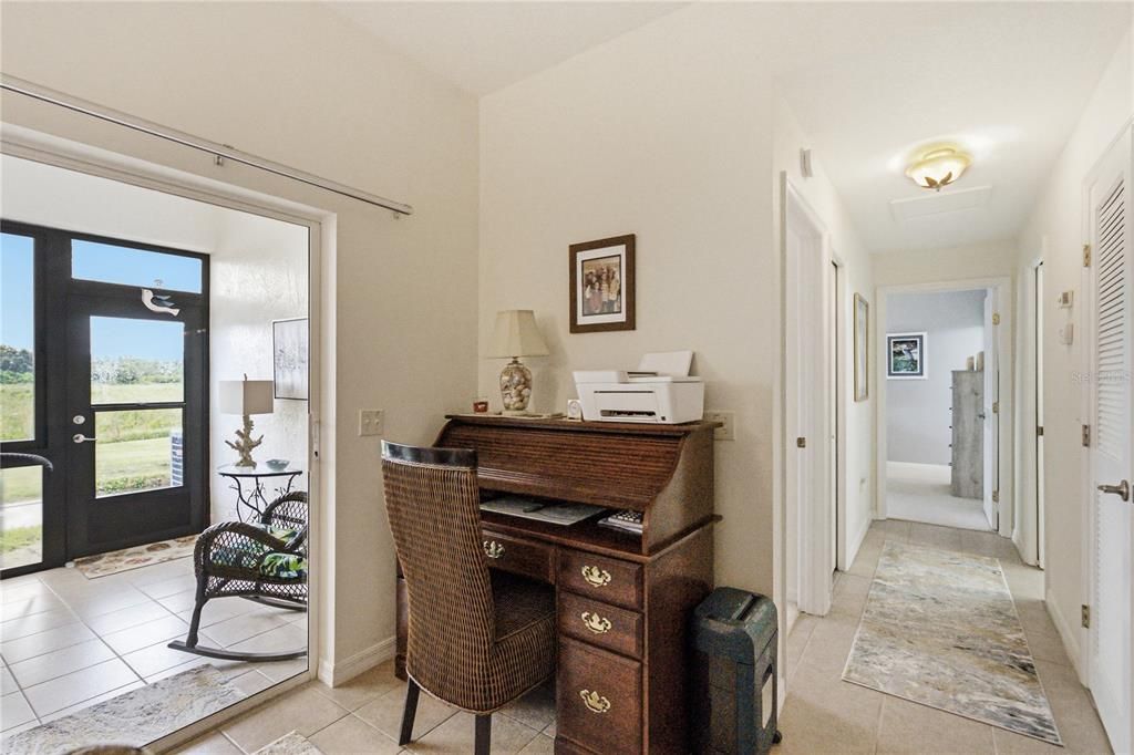For Sale: $225,000 (2 beds, 2 baths, 1160 Square Feet)