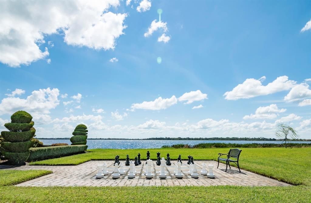 For Sale: $225,000 (2 beds, 2 baths, 1160 Square Feet)