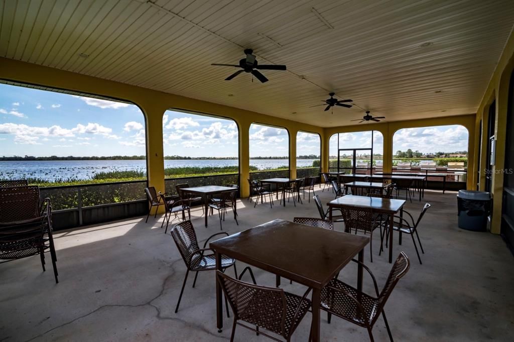 For Sale: $225,000 (2 beds, 2 baths, 1160 Square Feet)