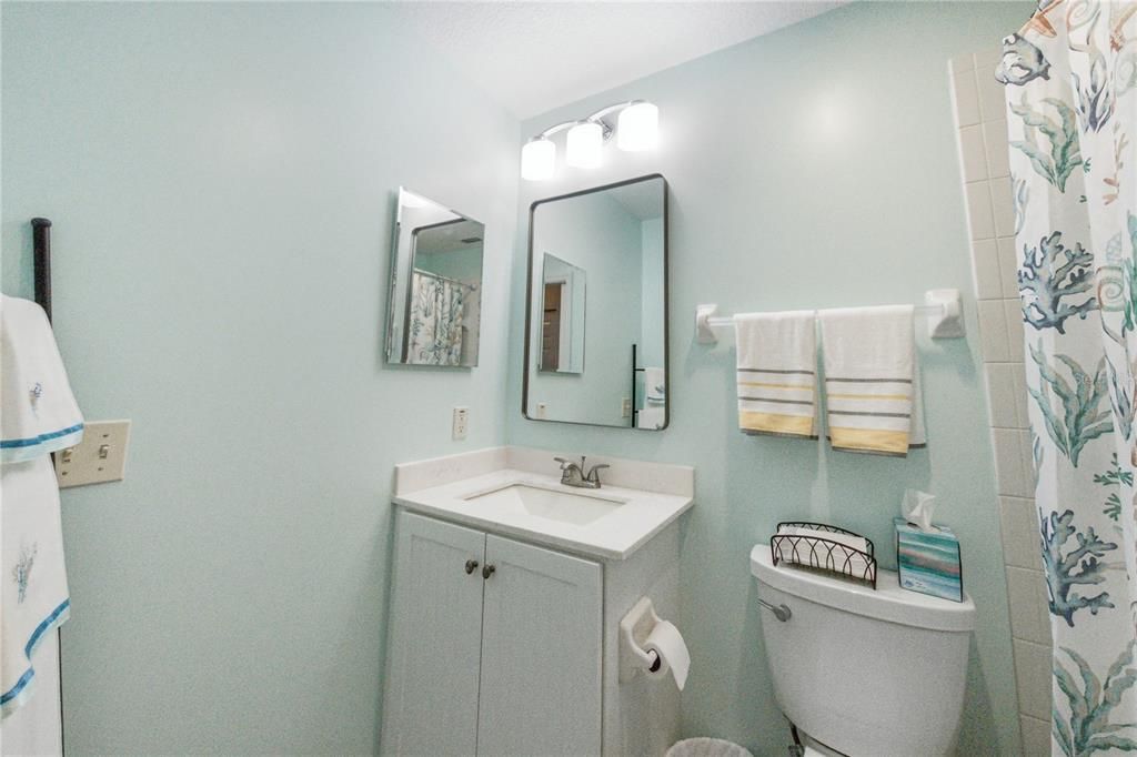 For Sale: $225,000 (2 beds, 2 baths, 1160 Square Feet)