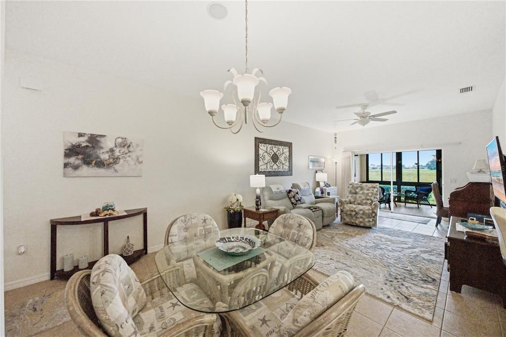 For Sale: $225,000 (2 beds, 2 baths, 1160 Square Feet)