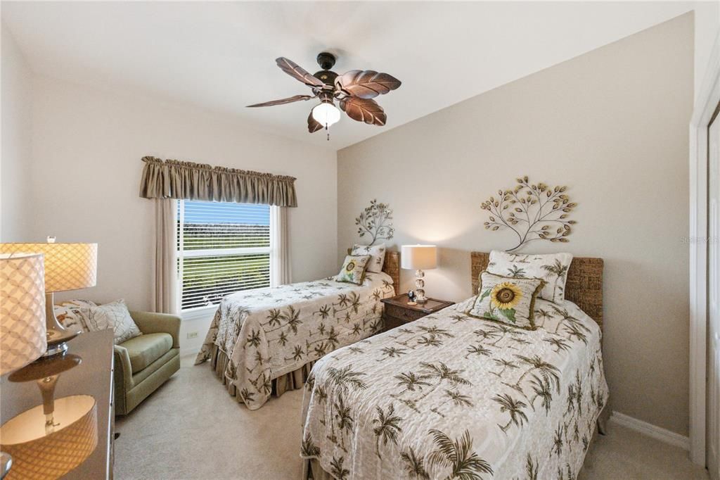 For Sale: $225,000 (2 beds, 2 baths, 1160 Square Feet)