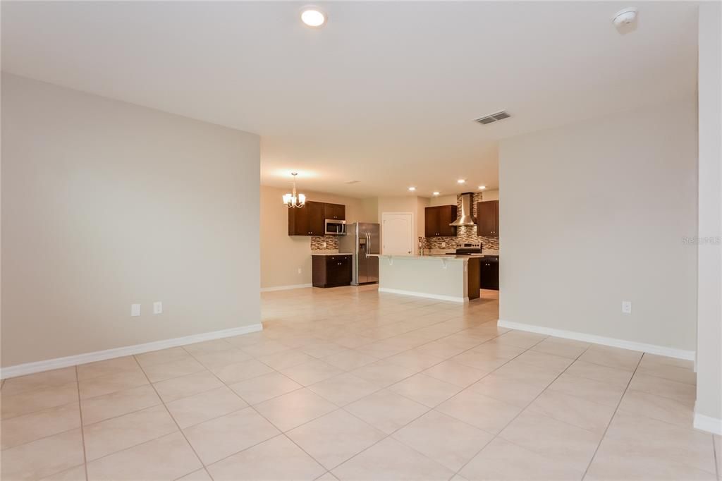 For Rent: $2,820 (4 beds, 2 baths, 1846 Square Feet)