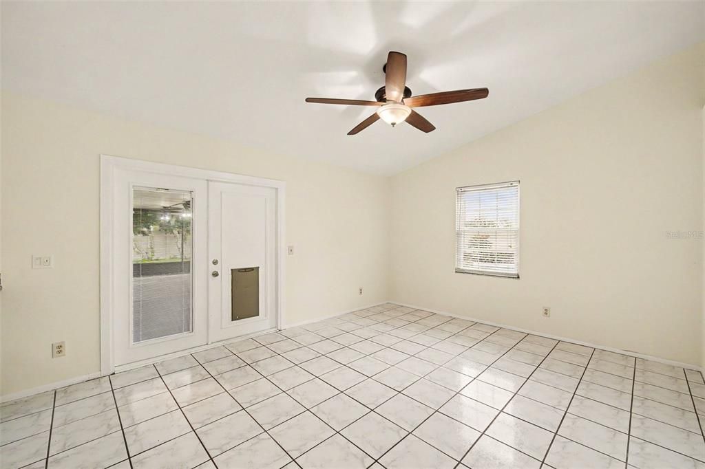 For Sale: $349,900 (3 beds, 2 baths, 1501 Square Feet)