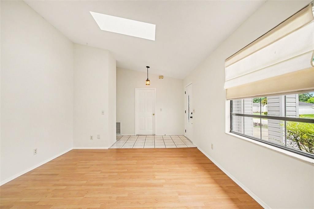 For Sale: $349,900 (3 beds, 2 baths, 1501 Square Feet)