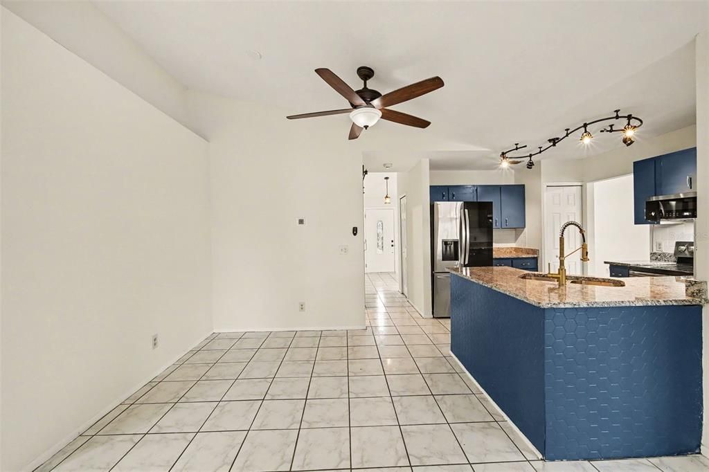 For Sale: $349,900 (3 beds, 2 baths, 1501 Square Feet)