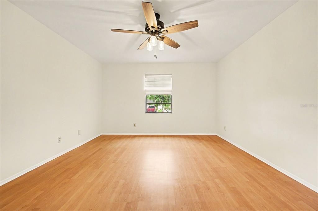 For Sale: $349,900 (3 beds, 2 baths, 1501 Square Feet)