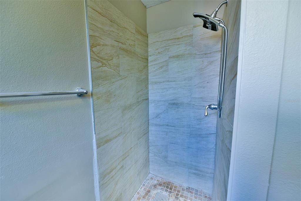 На продажу: $219,900 (3 спален, 2 ванн, 1186 Квадратных фут)