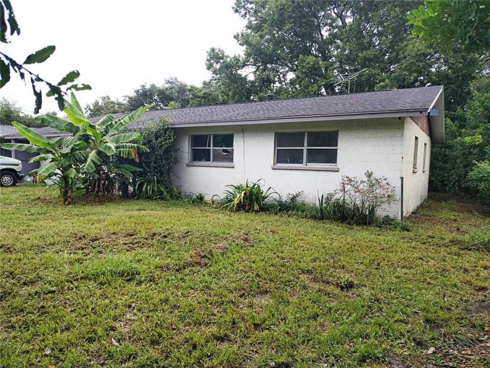 Active With Contract: $200,000 (3 beds, 2 baths, 1176 Square Feet)