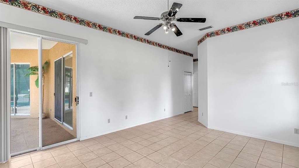 En Venta: $470,000 (4 camas, 2 baños, 2272 Pies cuadrados)