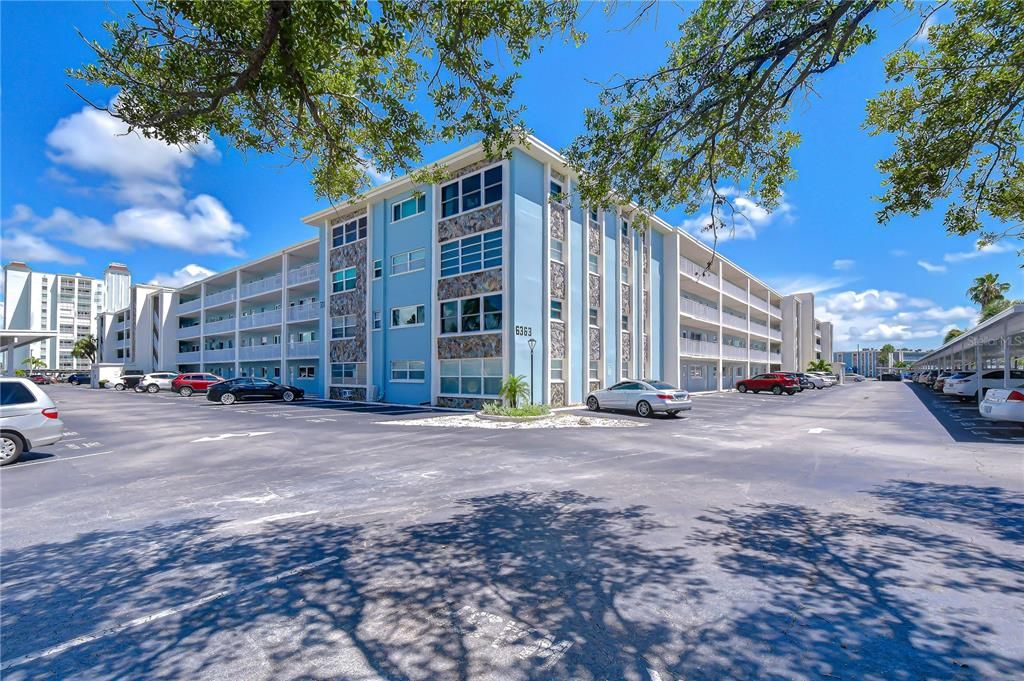 For Rent: $2,100 (1 beds, 1 baths, 910 Square Feet)