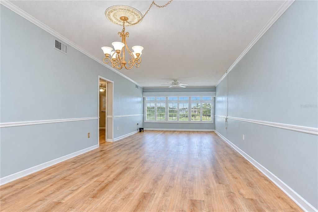 For Rent: $2,100 (1 beds, 1 baths, 910 Square Feet)