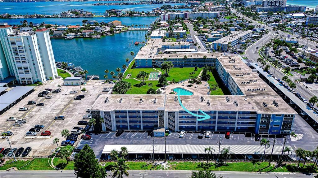 For Rent: $2,100 (1 beds, 1 baths, 910 Square Feet)