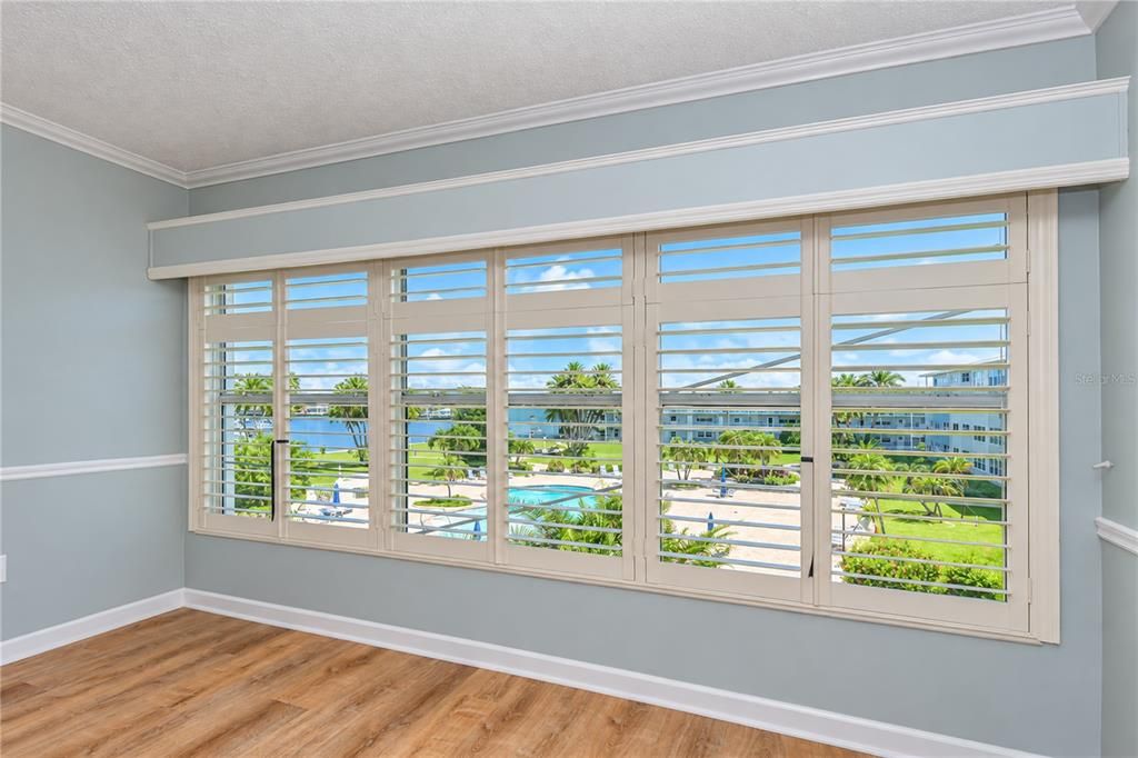 For Rent: $2,100 (1 beds, 1 baths, 910 Square Feet)