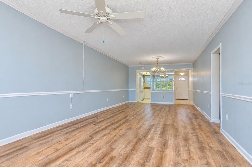 For Rent: $2,100 (1 beds, 1 baths, 910 Square Feet)