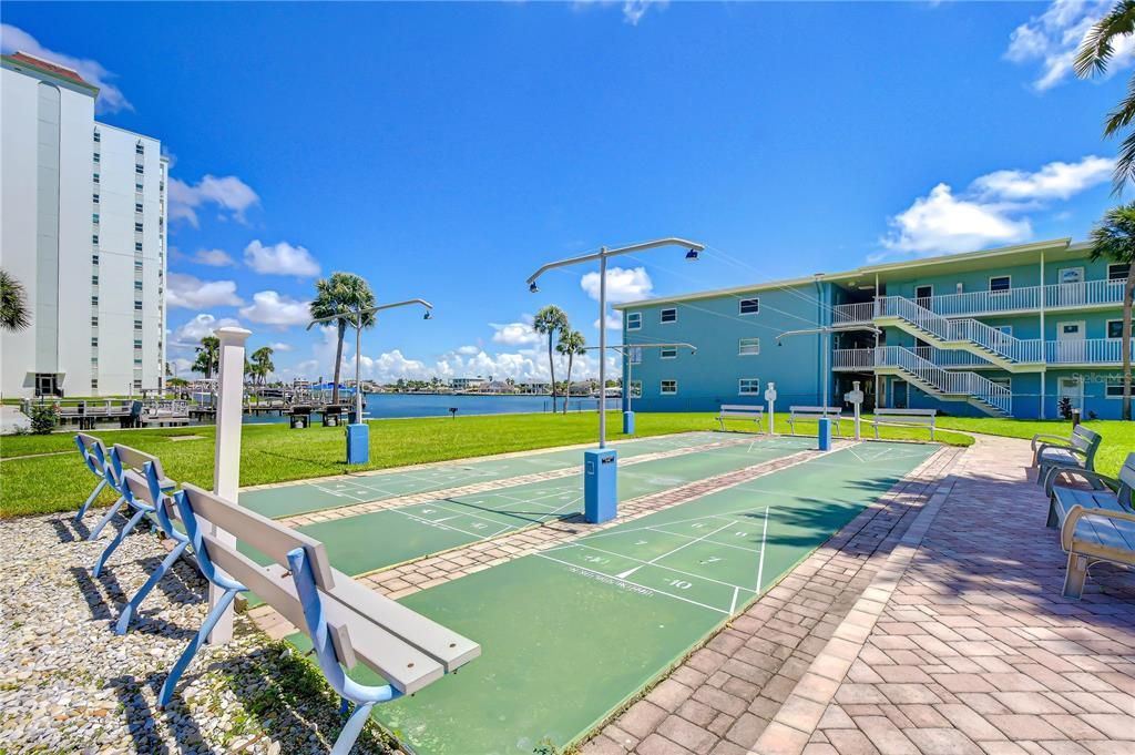 For Rent: $2,100 (1 beds, 1 baths, 910 Square Feet)