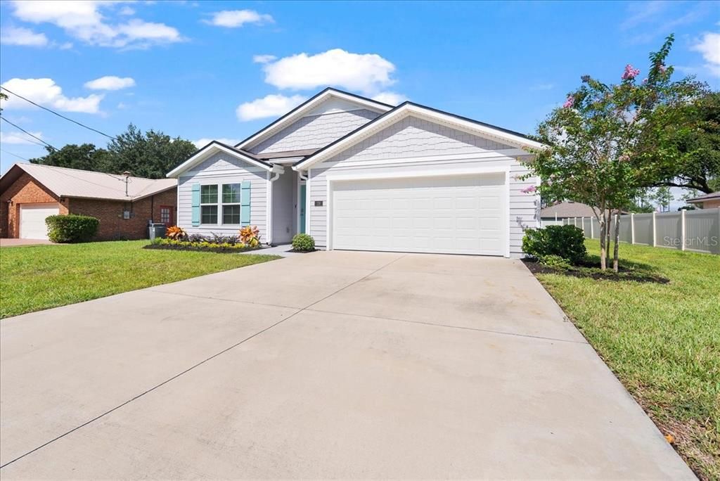For Sale: $325,000 (4 beds, 2 baths, 1862 Square Feet)