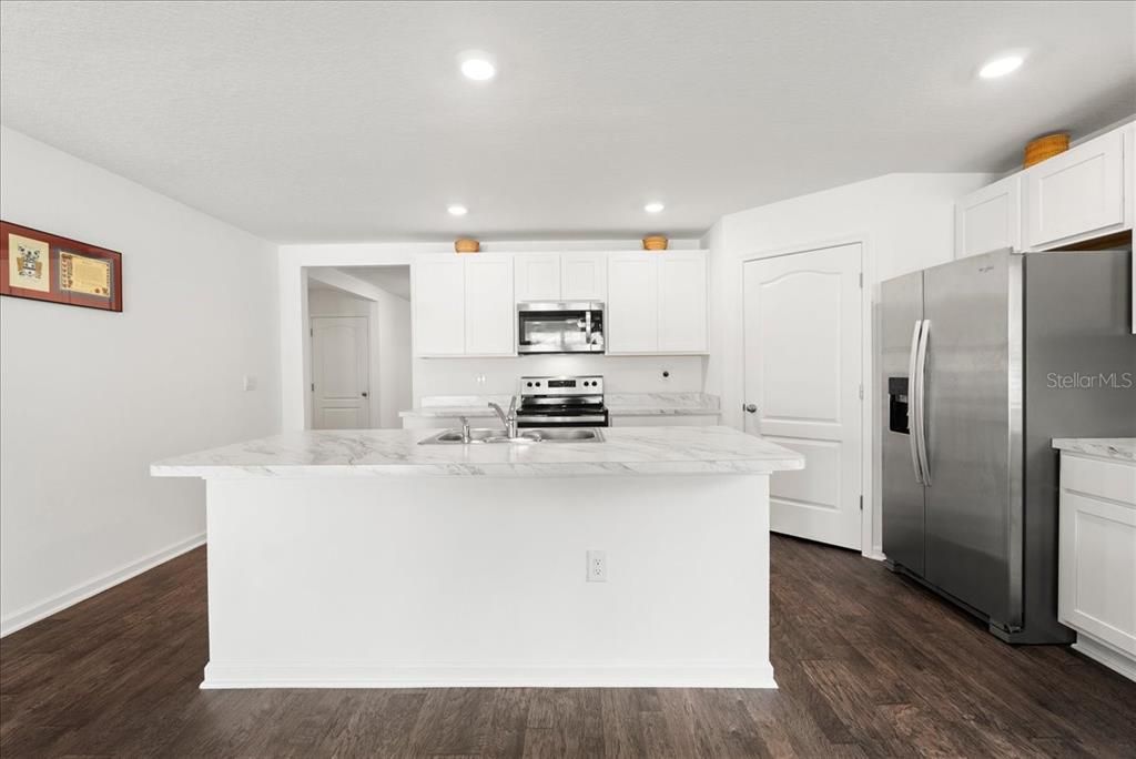 For Sale: $325,000 (4 beds, 2 baths, 1862 Square Feet)