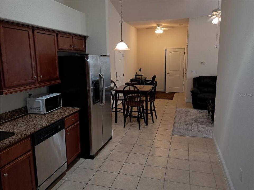 For Sale: $195,000 (2 beds, 2 baths, 1057 Square Feet)
