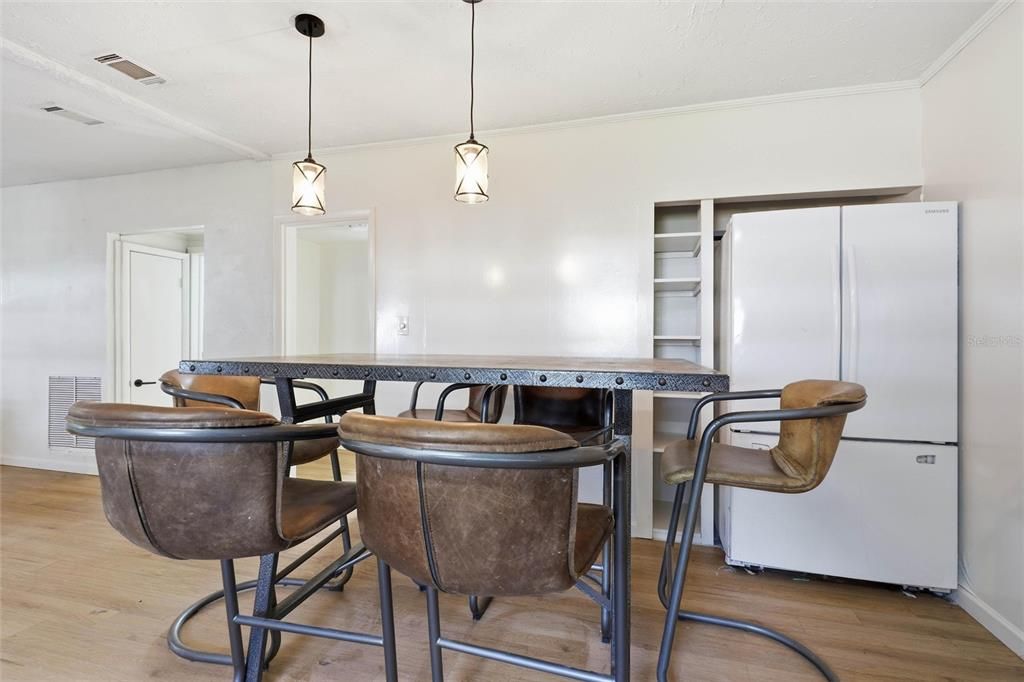 En Venta: $287,000 (3 camas, 2 baños, 1420 Pies cuadrados)