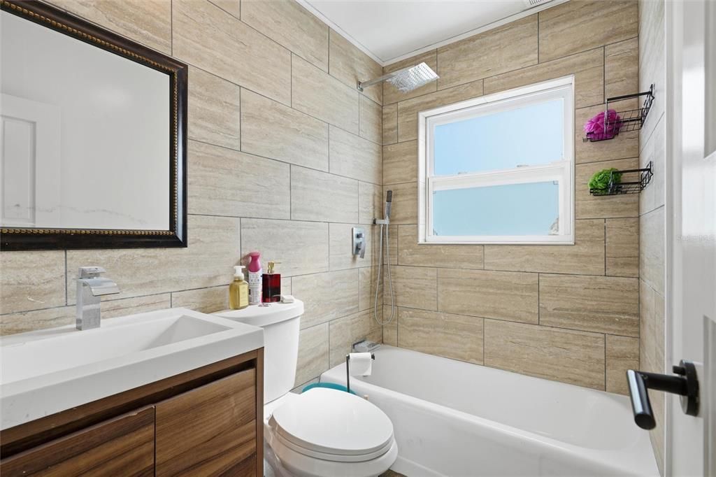 En Venta: $287,000 (3 camas, 2 baños, 1420 Pies cuadrados)
