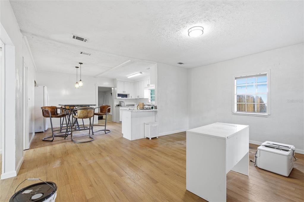 En Venta: $287,000 (3 camas, 2 baños, 1420 Pies cuadrados)