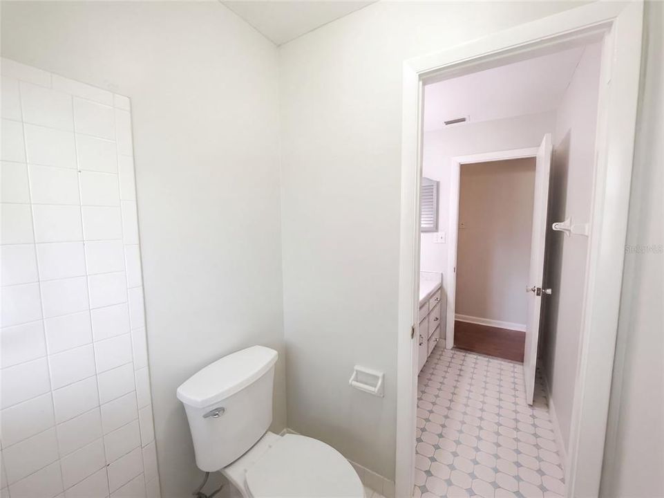 На продажу: $310,000 (5 спален, 3 ванн, 2365 Квадратных фут)