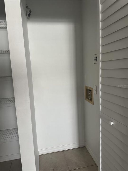 For Sale: $165,000 (2 beds, 2 baths, 840 Square Feet)