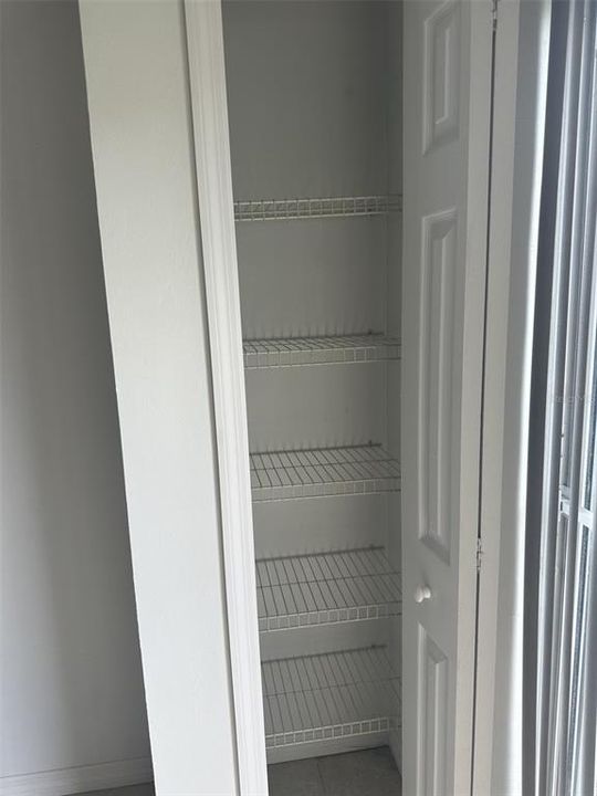 For Sale: $165,000 (2 beds, 2 baths, 840 Square Feet)