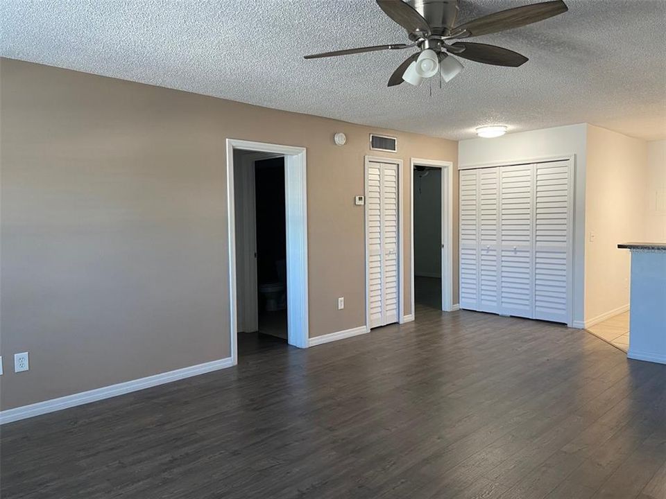 For Sale: $165,000 (2 beds, 2 baths, 840 Square Feet)