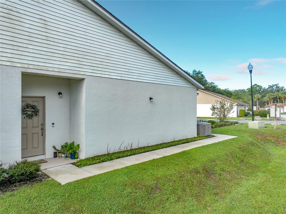 For Sale: $309,900 (2 beds, 2 baths, 1350 Square Feet)