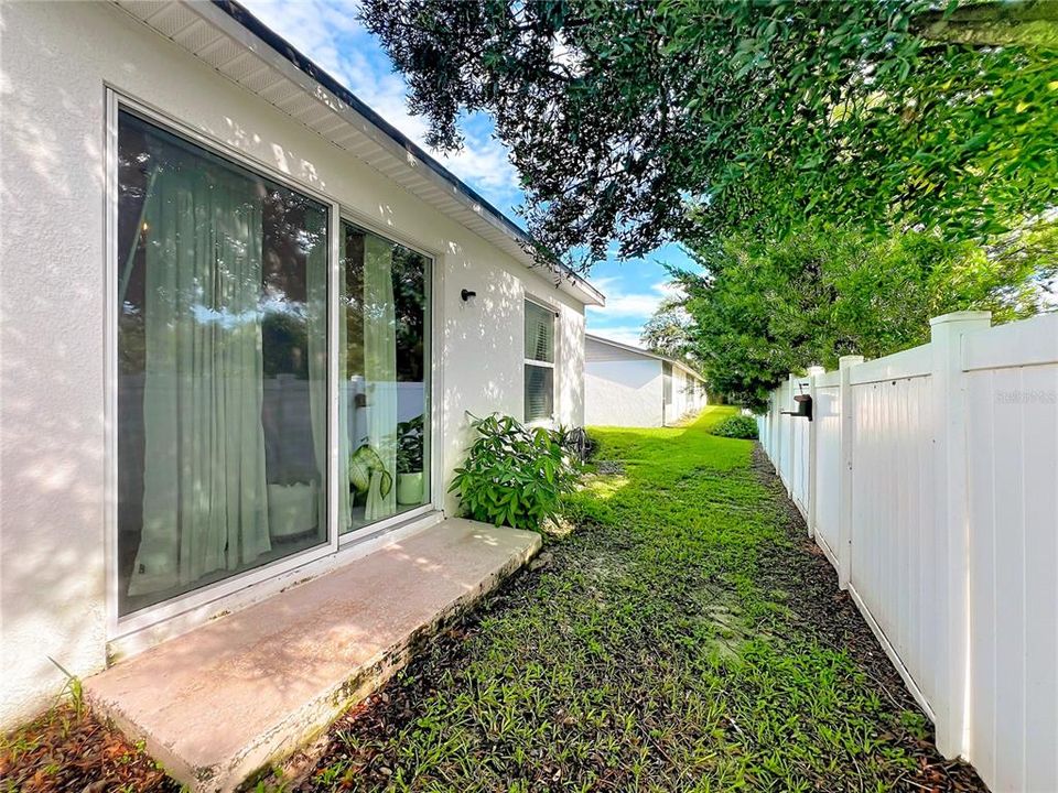 For Sale: $309,900 (2 beds, 2 baths, 1350 Square Feet)