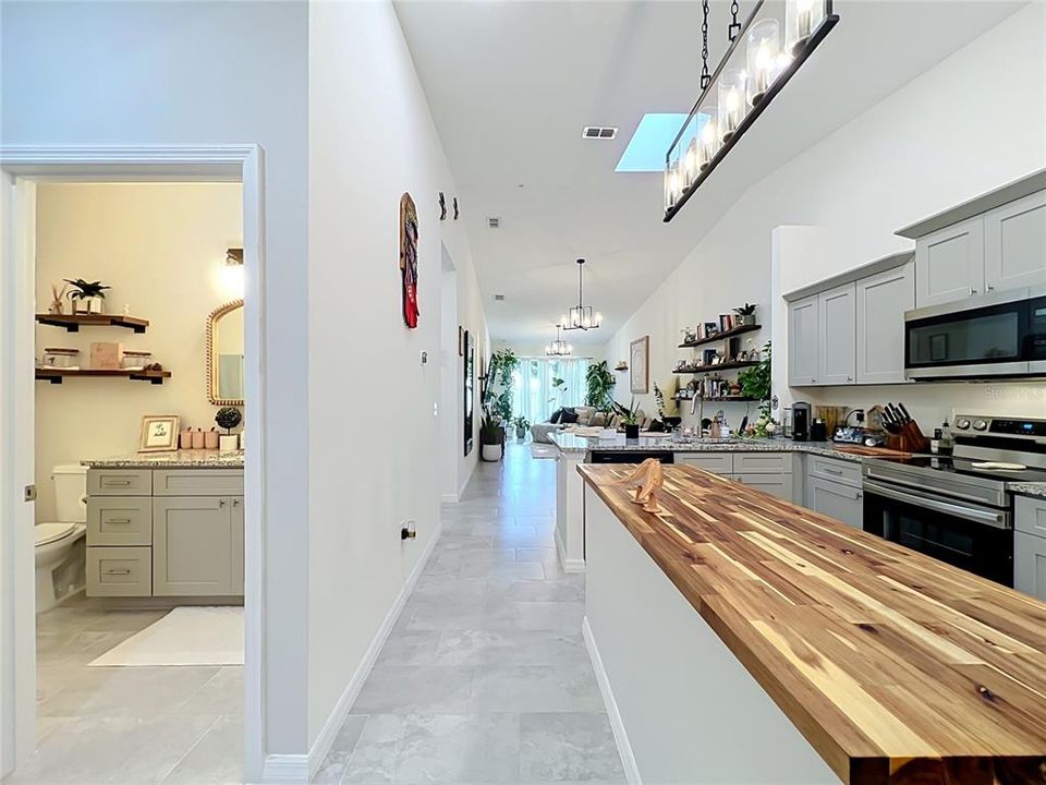 For Sale: $309,900 (2 beds, 2 baths, 1350 Square Feet)