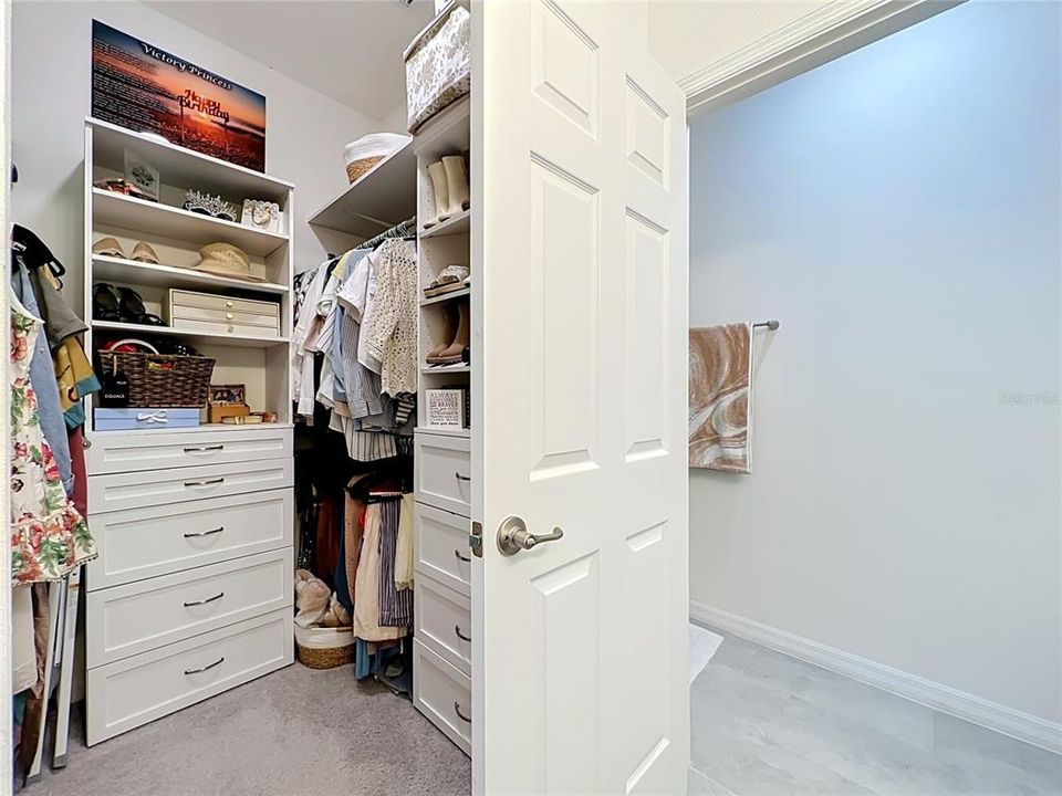 For Sale: $309,900 (2 beds, 2 baths, 1350 Square Feet)