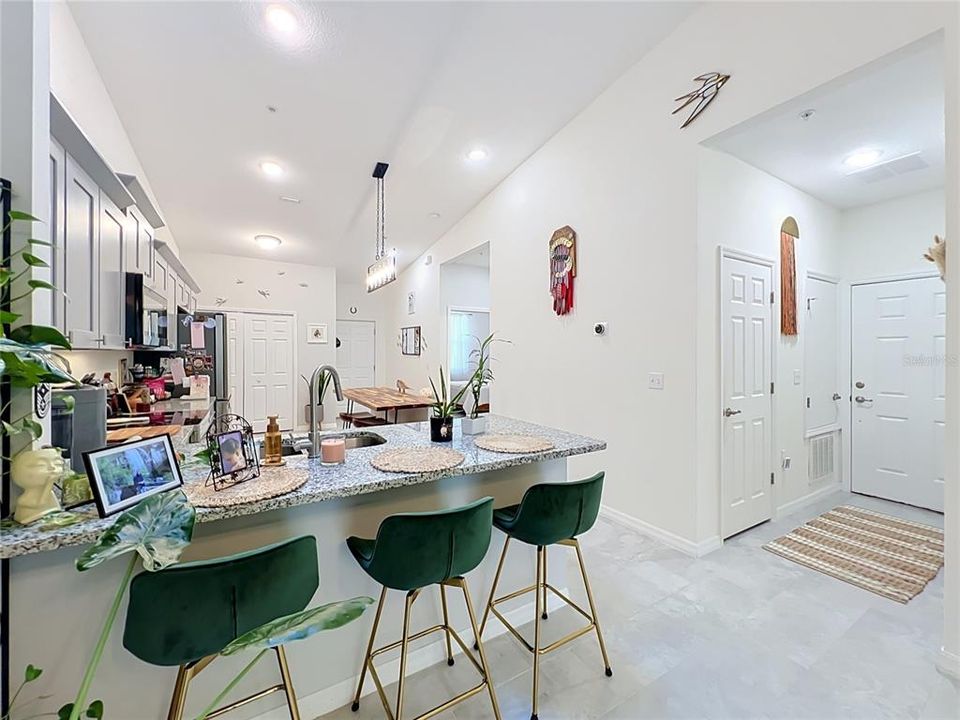For Sale: $309,900 (2 beds, 2 baths, 1350 Square Feet)