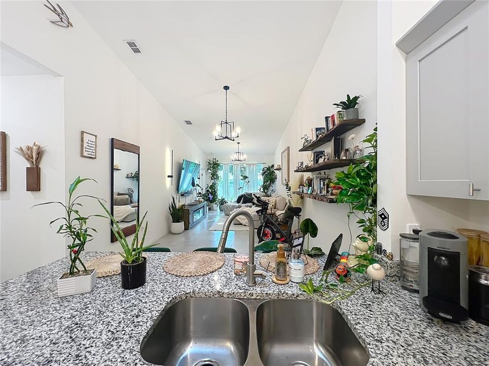 For Sale: $309,900 (2 beds, 2 baths, 1350 Square Feet)