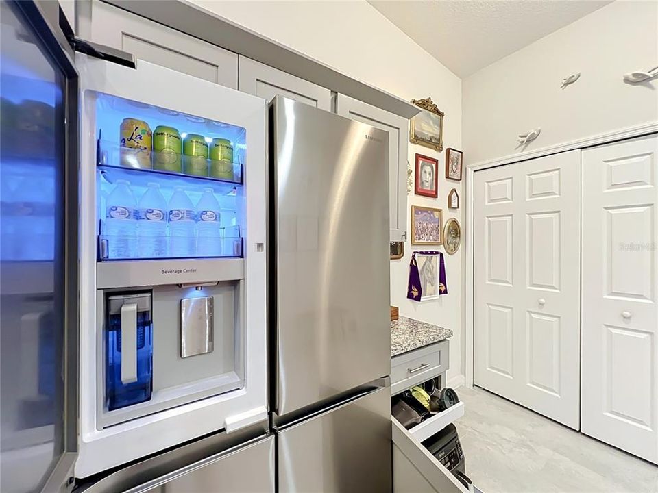 For Sale: $309,900 (2 beds, 2 baths, 1350 Square Feet)