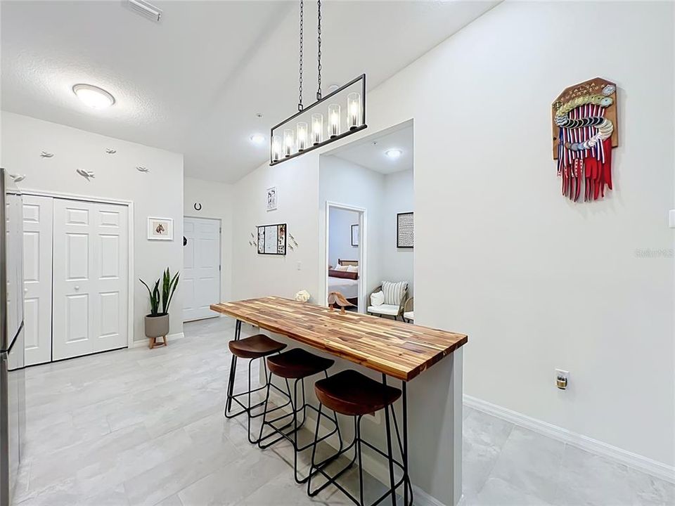For Sale: $309,900 (2 beds, 2 baths, 1350 Square Feet)