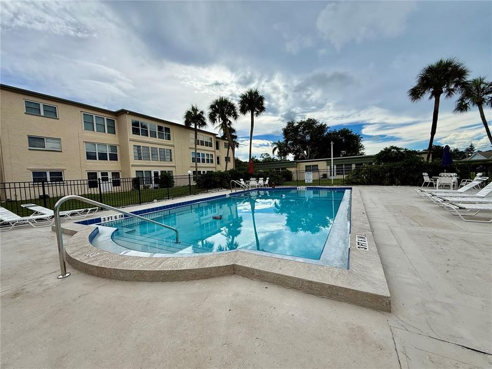 For Rent: $1,450 (1 beds, 1 baths, 770 Square Feet)