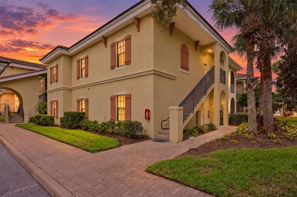 For Sale: $259,900 (3 beds, 2 baths, 1383 Square Feet)