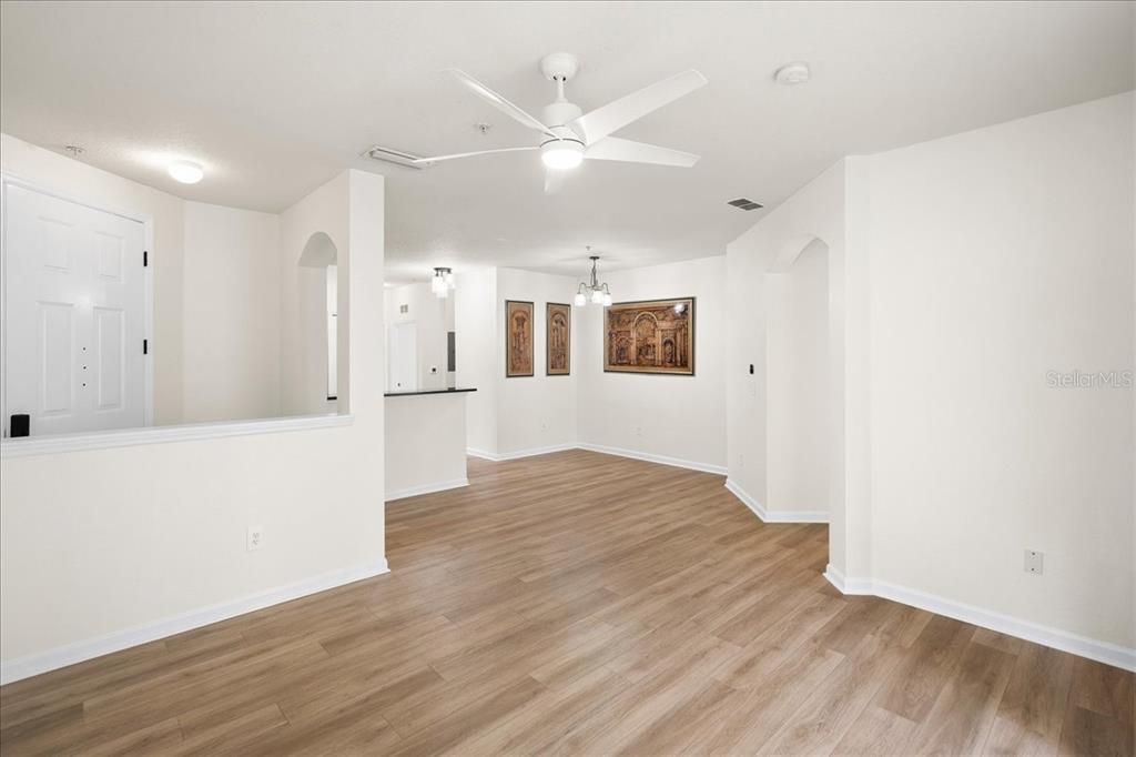For Sale: $259,900 (3 beds, 2 baths, 1383 Square Feet)