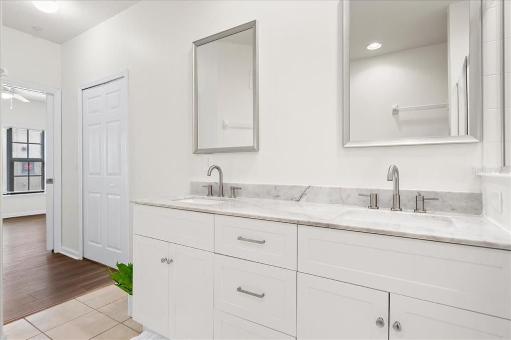 For Sale: $259,900 (3 beds, 2 baths, 1383 Square Feet)