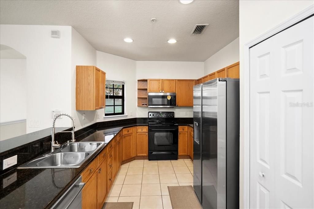 For Sale: $259,900 (3 beds, 2 baths, 1383 Square Feet)