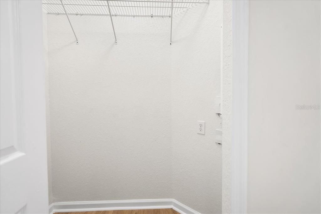 For Sale: $259,900 (3 beds, 2 baths, 1383 Square Feet)