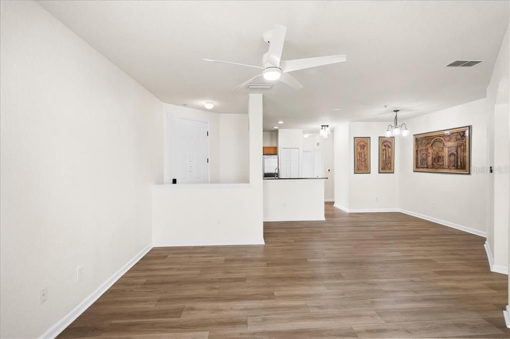 For Sale: $259,900 (3 beds, 2 baths, 1383 Square Feet)