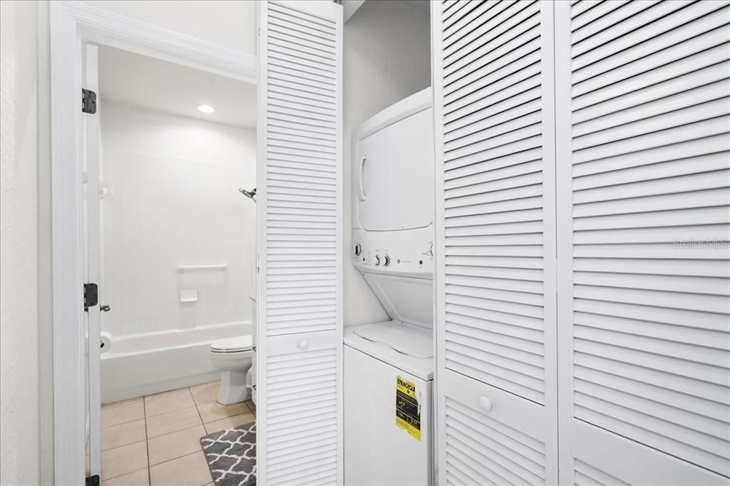 For Sale: $259,900 (3 beds, 2 baths, 1383 Square Feet)