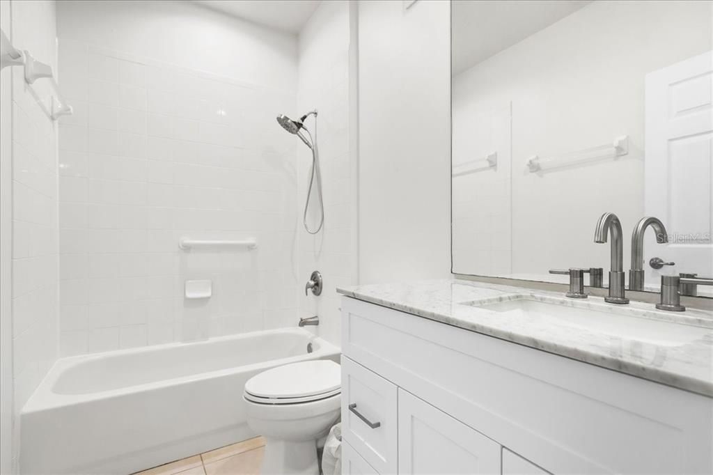 For Sale: $259,900 (3 beds, 2 baths, 1383 Square Feet)