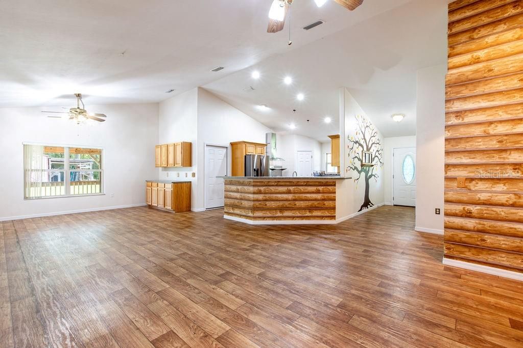 For Sale: $499,900 (3 beds, 2 baths, 2648 Square Feet)