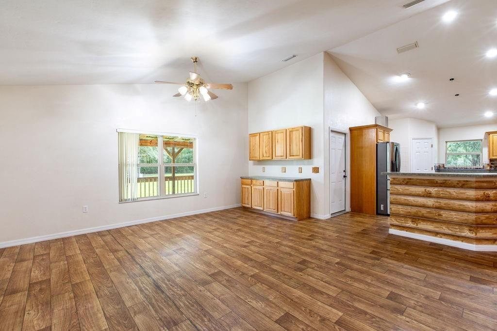 For Sale: $499,900 (3 beds, 2 baths, 2648 Square Feet)