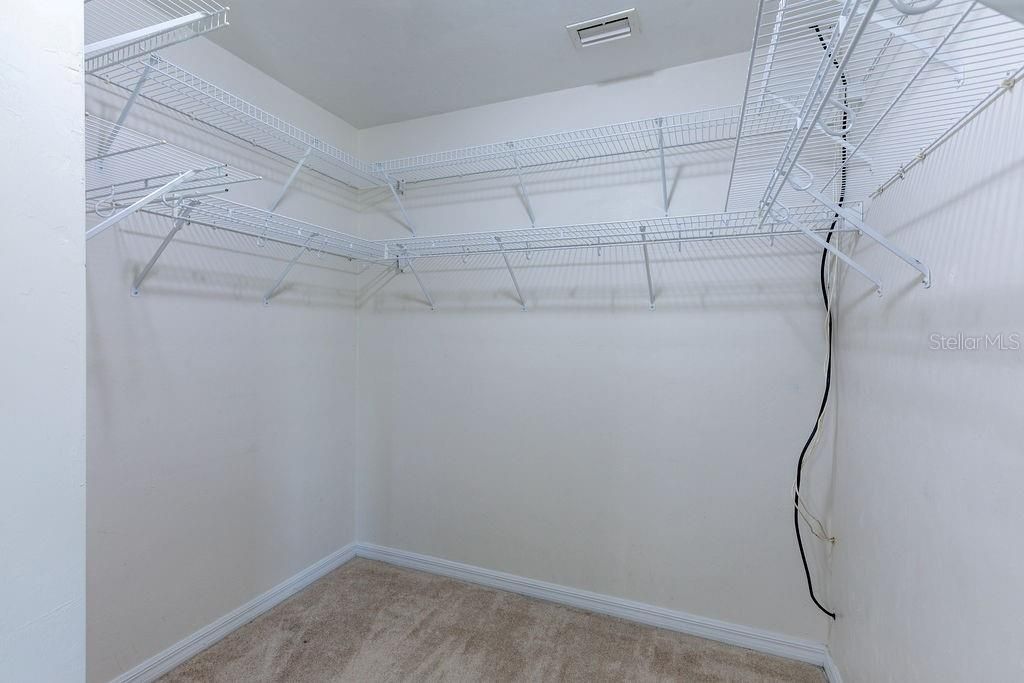 For Sale: $499,900 (3 beds, 2 baths, 2648 Square Feet)